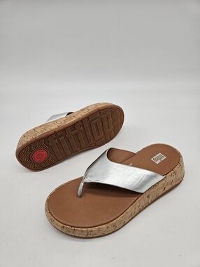 FitFlop Gracie Metallic-Leather Flip-Flops Silver Toe Post Size 6